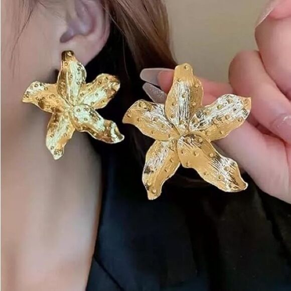 Jewelry - Golden Bloom Oversized Floral Earrings